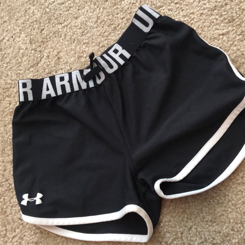 Black and white Under Armour shorts!